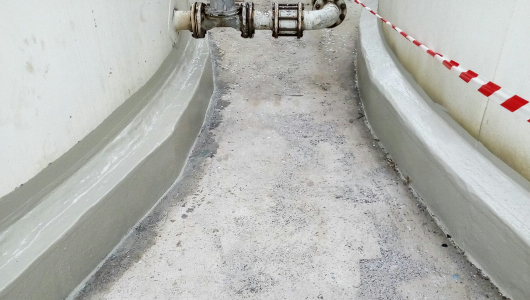 Protección química de bancadas de tanques de químicos en Italia