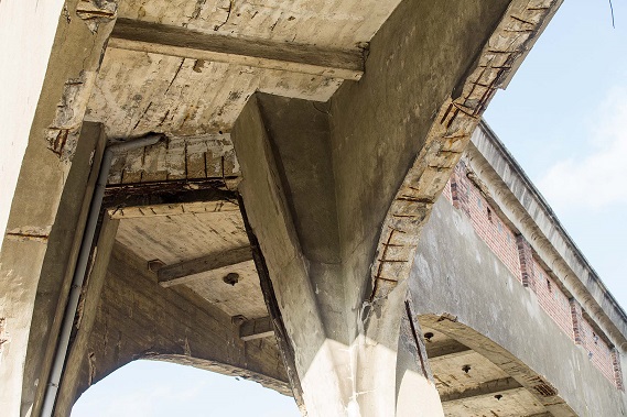 Beton herstellen onderkant brug